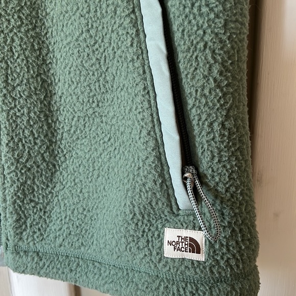 North Face fleece vest - Picture 5 of 8